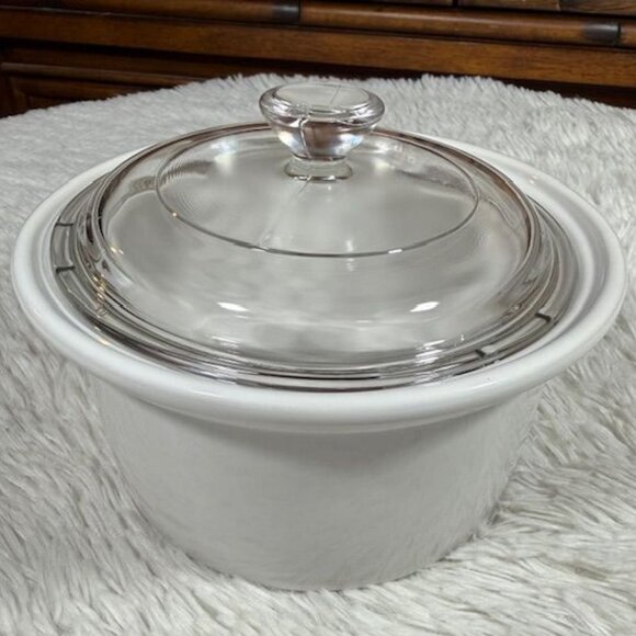 Vintage Chantal White 1qt Round Baking Dish with Glass Lid - Picture 1 of 9